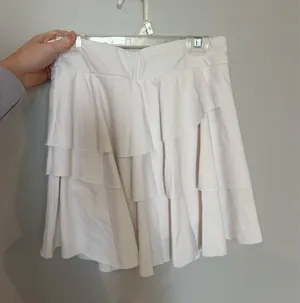 White tennis skirt thumbnail 1
