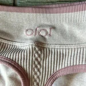 Joja pink sports bra thumbnail 4
