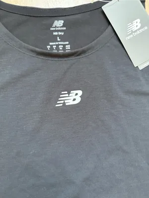 New Balance Women’s Black WT53157 Drapey Tank Size Large thumbnail 3