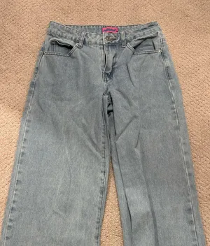 Edikted Low-Rise Straight Leg Jeans thumbnail 1