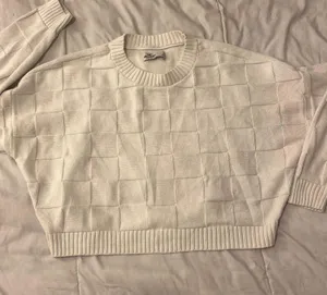 Hollister Sweater thumbnail 1
