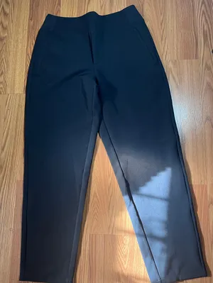 Athleta Black Ankle-Length Slim Cropped Pants thumbnail 1