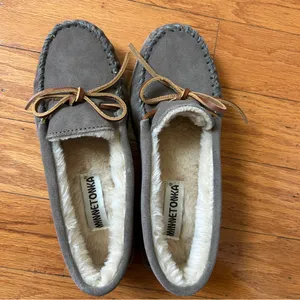 NEW Minnetonka Charcoal Suede Moccasins size 7 thumbnail 5