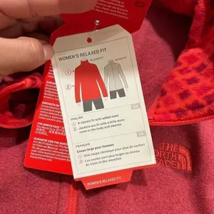 NWT The North Face Women’s Glacier ¼ Zip Fleece Pullover Red Size M Relaxed Fit thumbnail 5