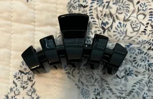Black Teleties Claw Clip thumbnail 1
