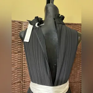 New Alice + Olivia Shayna Belted Pleated Dress – Size 4 – Black thumbnail 7
