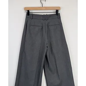 Aritzia Babaton Womens Dress Pants Gray Pleated Front Barrel Leg Trouser Size 0 thumbnail 13