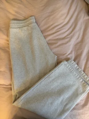 Aritzia Grey Sweatpants TNA thumbnail 2