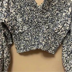 Abercrombie & Fitch Smocked Long Sleeve Blouse Size Medium NWT New thumbnail 4