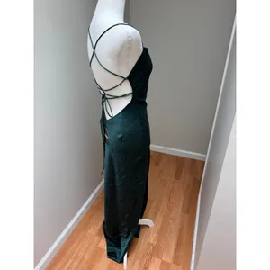 Babyboo Misha Maxi Dress Emerald Green NEW NWT Size Medium thumbnail 8