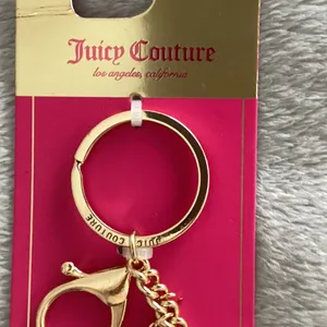 Juicy Couture Red Ladybug Gold-Tone Keychain Bag Charm thumbnail 4