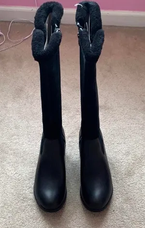 UGG Boots thumbnail 2