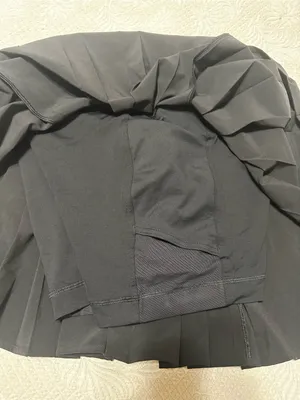 Lululemon black tennis skirt with built in shorts size 6 in great condition thumbnail 8