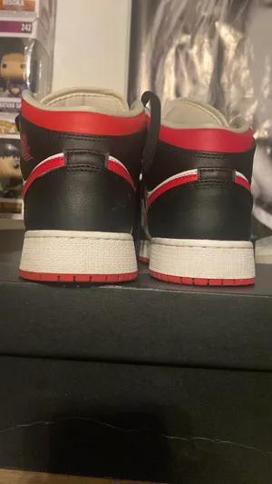 Nike Air Jordan 1 Mid thumbnail 14