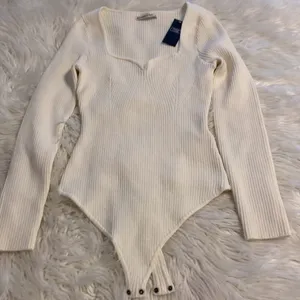 Abercrombie & Fitch Body Suit size L brand new with tag long sleeve & beautiful thumbnail 8