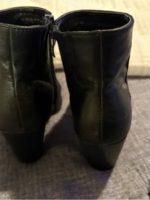 Women’s Black Pointed Toe Ankle Boots - Sleek Leather Look thumbnail 2