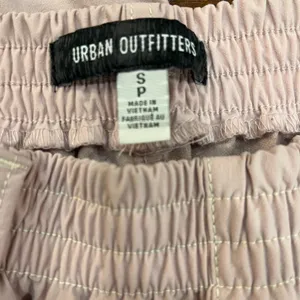 Urban Outfitters Women’s Pink Nylon Utility Cargo Pants Size Small thumbnail 7
