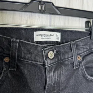 NWT Abercrombie & Fitch Ultra High Rise 90s Straight Jean Black Destroy 24 / 00R thumbnail 9