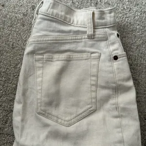 Abercrombie Curve Love Ultra High Rise 90s Straight Jean 25 short thumbnail 6