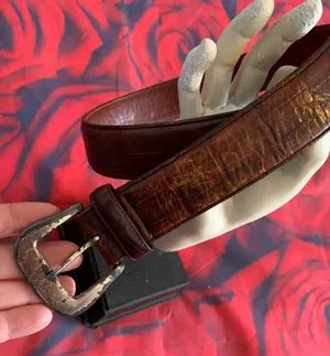 Gap size 28 brown leather belt lovingly worn thumbnail 1