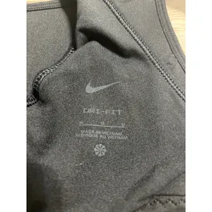 Nike Dri-Fit Sports Bra Size Medium Black Athletic Active Workout Athleisure thumbnail 3