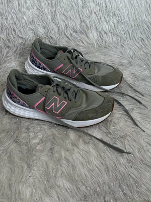 New Balance Women's Olive Green/Sneakers with Pink Details Size 9 thumbnail 9