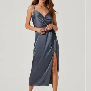 ASTR the Label Dress Gray Dress thumbnail 8