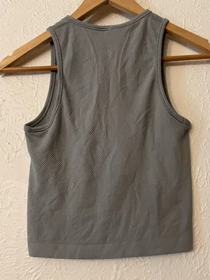 lululemon athletica Gray Sleeveless Crop Tank Top Size 2 thumbnail 2