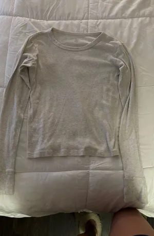Brandy Melville Long Sleeve thumbnail 1