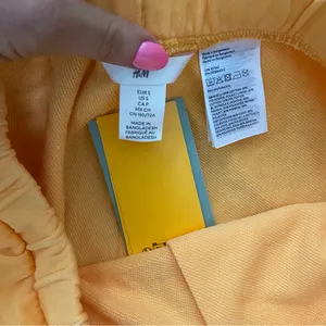H&M orange sweatshorts thumbnail 4