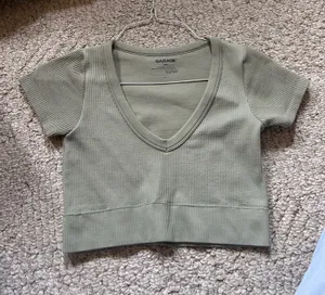 Garage V-Nexk Cropped T-Shirt thumbnail 1