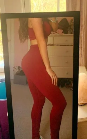 Sports Bra and Leggings Set thumbnail 3
