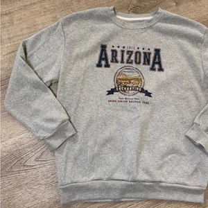 •SHEIN• SWEATSHIRT thumbnail 3