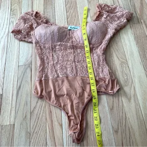 Lulus Coral Lace Corset Bodysuit Womens Medium Coquette Romantic Lace Top thumbnail 6