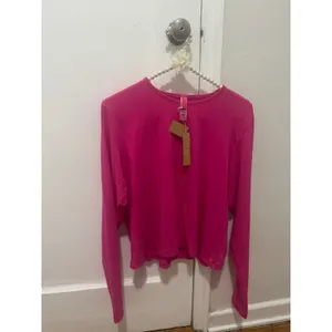 Skims Size 2X Cropped Long Sleeve T-Shirt Top AP-LGS-1370 Raspberry Shirt NWT thumbnail 5