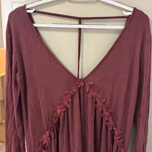 $70 NWOT POL Boho Chic Floral Embroidered Babydoll Tunic – Deep Burgundy S thumbnail 6