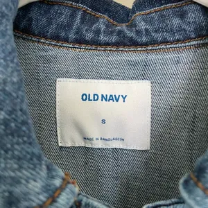 NWOT | Old Navy women’s denim jacket — small‎ thumbnail 4