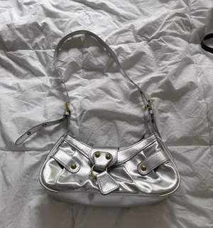 Silver purse thumbnail 1