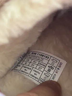 Women’s UGG classic slipper thumbnail 9