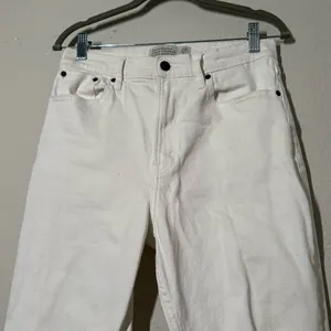 Abercrombie & Fitch 100% Cotton White Mom Jeans thumbnail 2