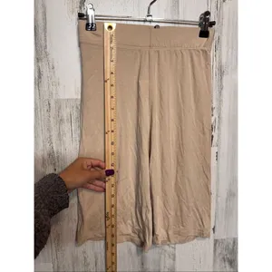 Missguided Sand Beige Cycling Shorts Women’s Size US 6 | Stretchy Loungewear Bik thumbnail 6