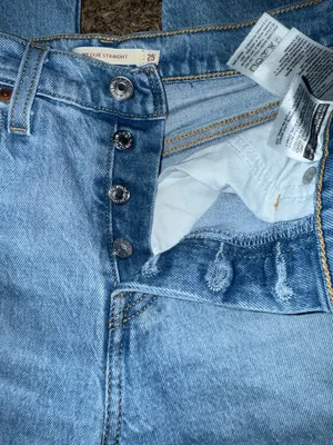Levi’s Jeans Straight Wedgie High-Rise Distressed thumbnail 2