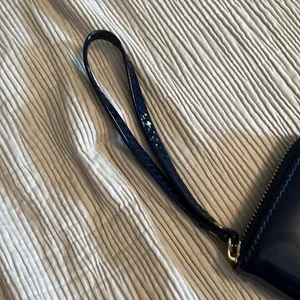 NWOT Blue clutch‎ purse wallet with a strap thumbnail 3