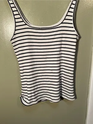 Eri + Ali Women’s Size Medium Janesse Ribbed Top Striped White Black Scoop Neck thumbnail 9