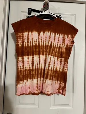 Universal Threads Brown and Pink Tie-Dye Cap Sleeve Tee thumbnail 2