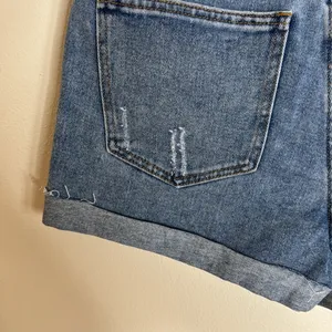 Pacsun ladies distressed short mom denim shorts size 29 thumbnail 7