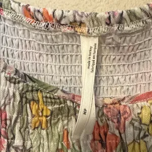 Anthropologie Aurelia Floral Smocked Top Size Medium Petite‎ thumbnail 4