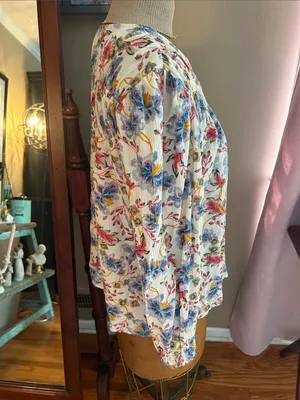 Old Navy White Floral V-Neck Blouse with Blue & Pink Blooms | Size Medium thumbnail 10