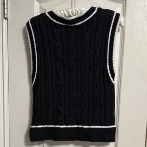 Abercrombie & Fitch Black Cable Knit Sweater Vest‎ Dark Academia Preppy Coquette thumbnail 3