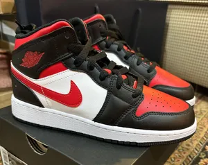 Air Jordan Mid Sneakers thumbnail 1